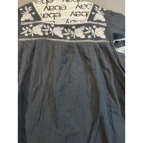 Crown And Ivy Large Shirt Women's Large Short Sleeves - Picture 2 of 6